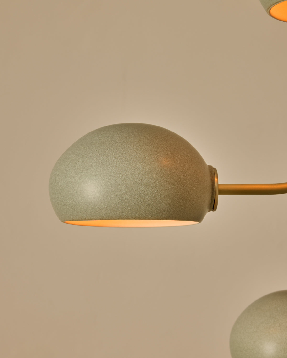 #shade-color_olivine  #Metal-+-Wood-Finish_Satin Brass / Black Walnut