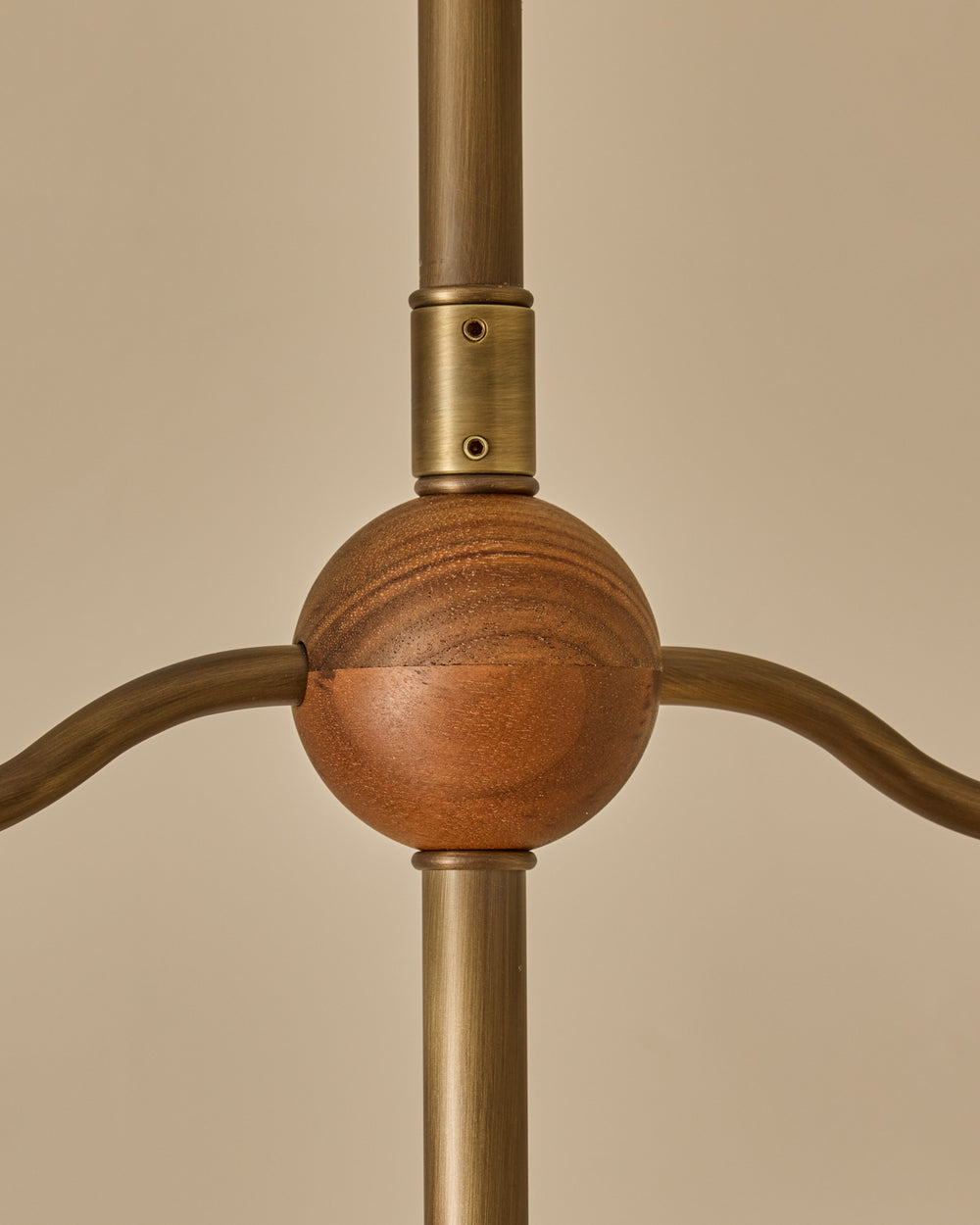 #Metal-+-Wood-Finish_Antique Brass / Black Walnut