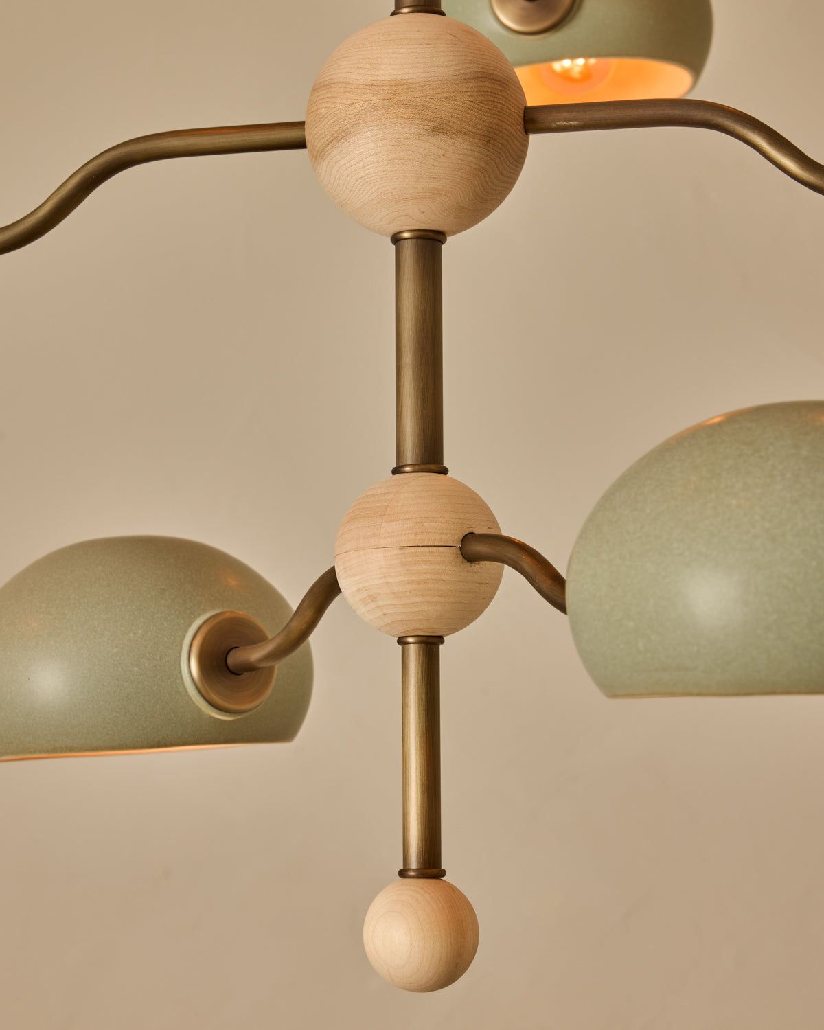 #shade-color_olivine #Metal-+-Wood-Finish_Antique Brass / Clear Maple