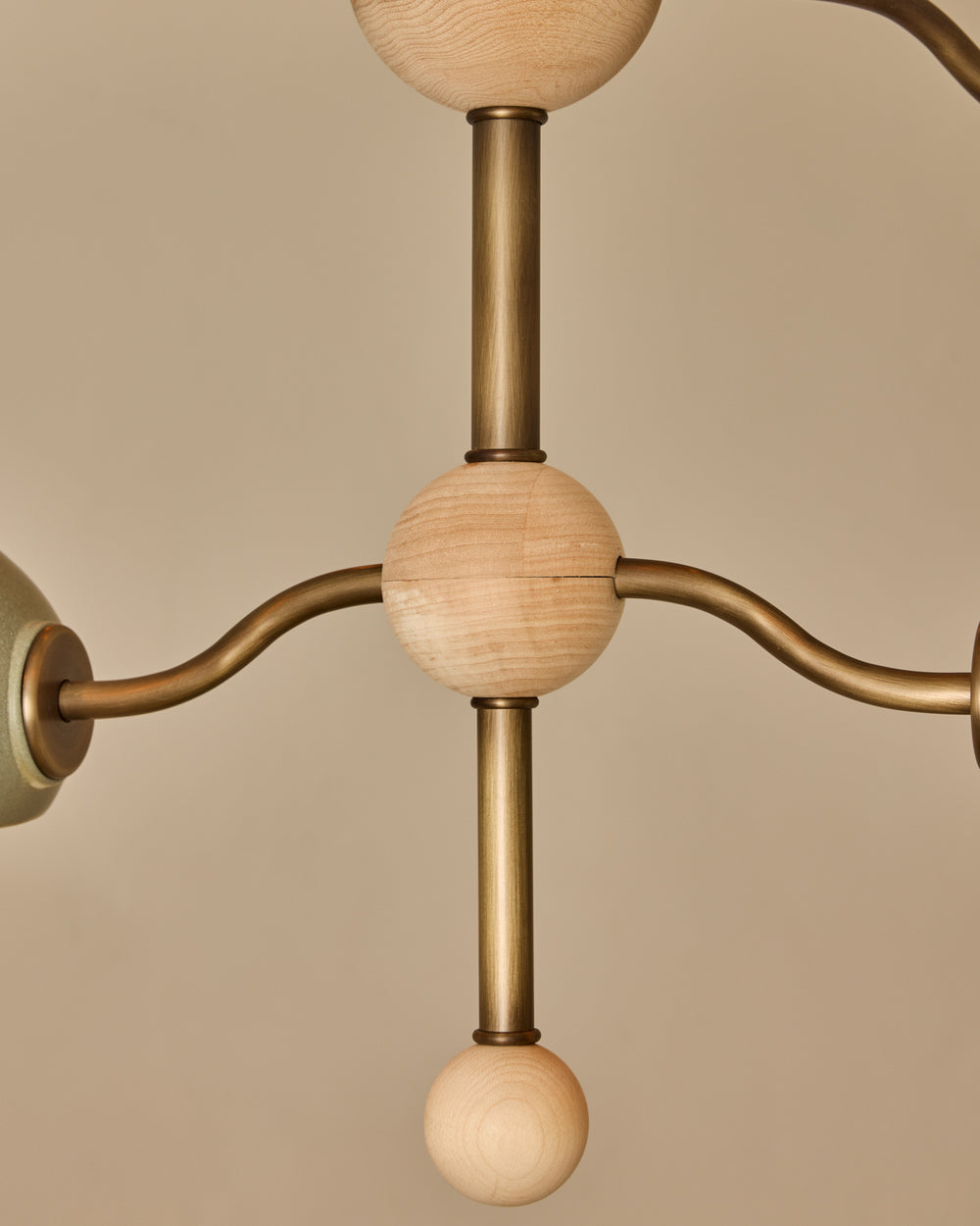 #shade-color_olivine #Metal-+-Wood-Finish_Antique Brass / Clear Maple