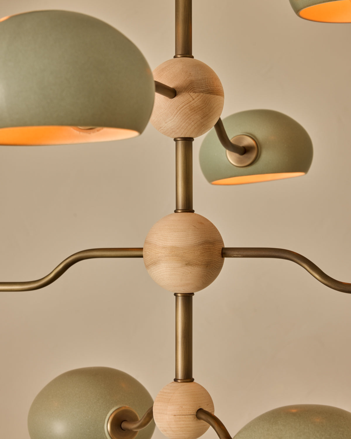 #shade-color_olivine #Metal-+-Wood-Finish_Antique Brass / Clear Maple