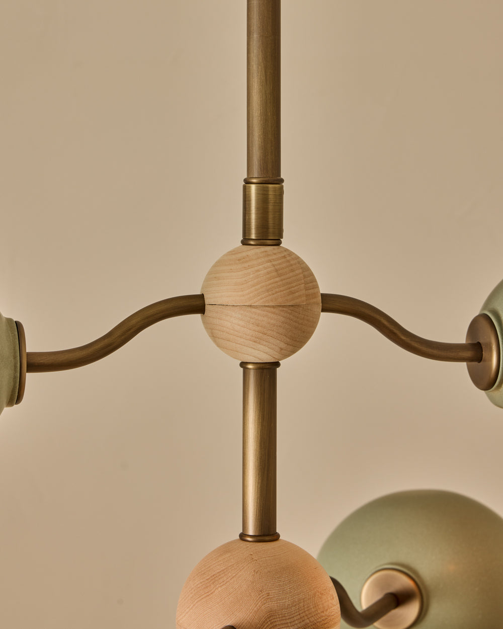 #shade-color_olivine #Metal-+-Wood-Finish_Antique Brass / Clear Maple