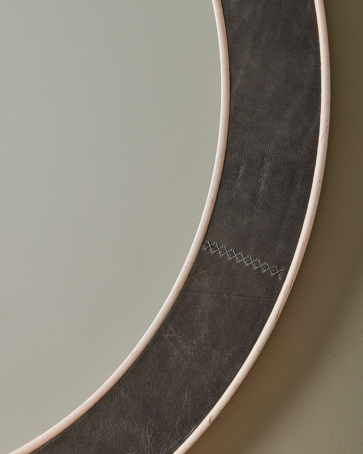 #leather-finish_cinder
