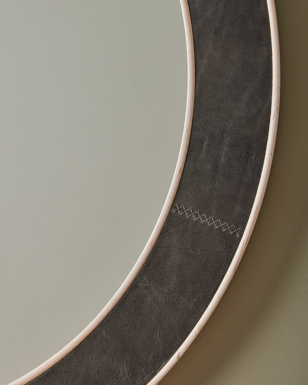 #leather-finish_cinder