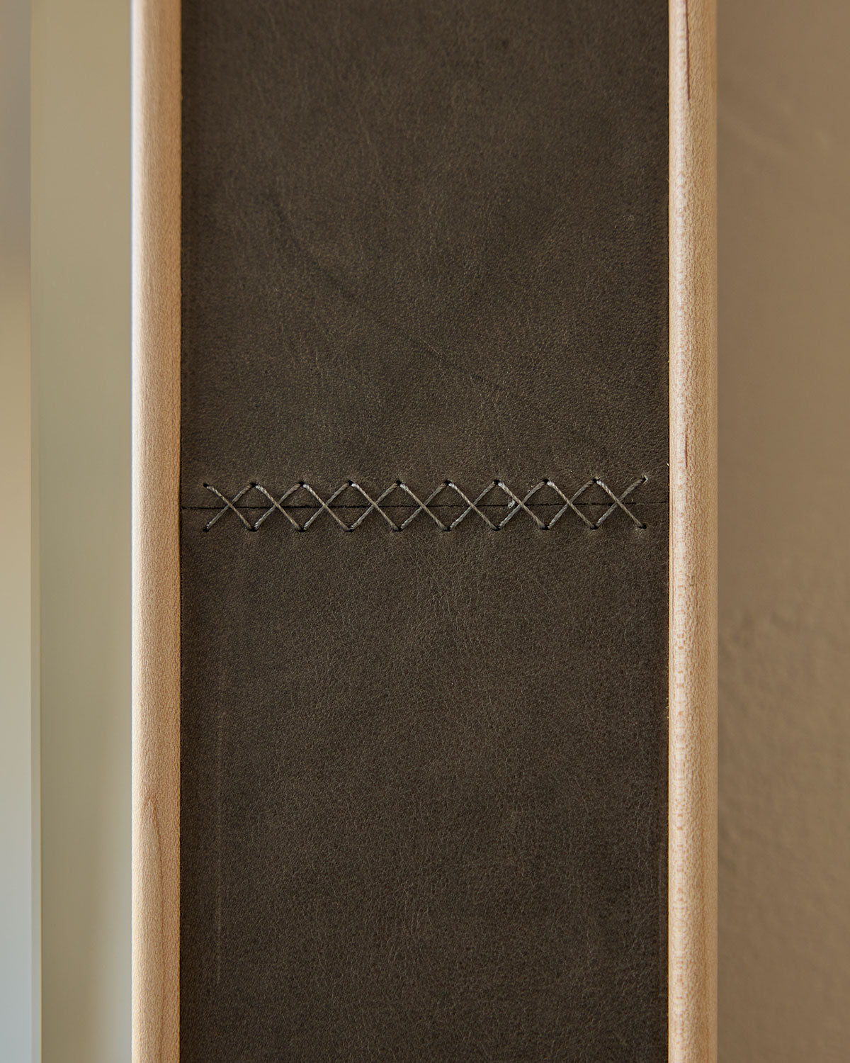 #leather-finish_cinder