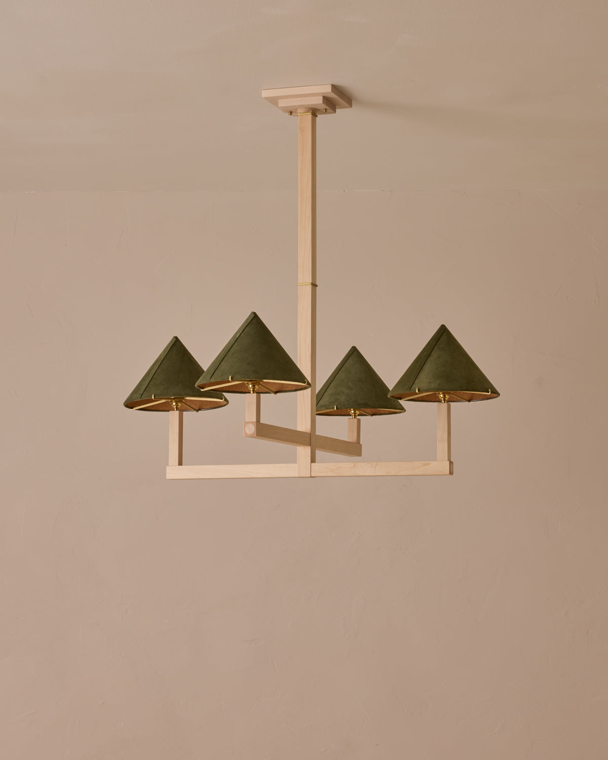 #wood-finish_clear maple #shade-finish_loden suede