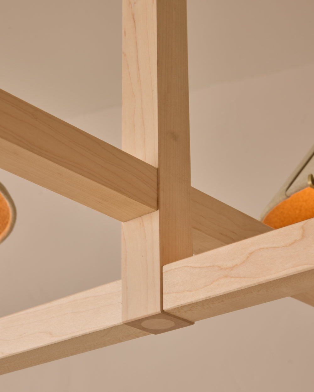 #wood-finish_clear maple #shade-finish_stone suede
