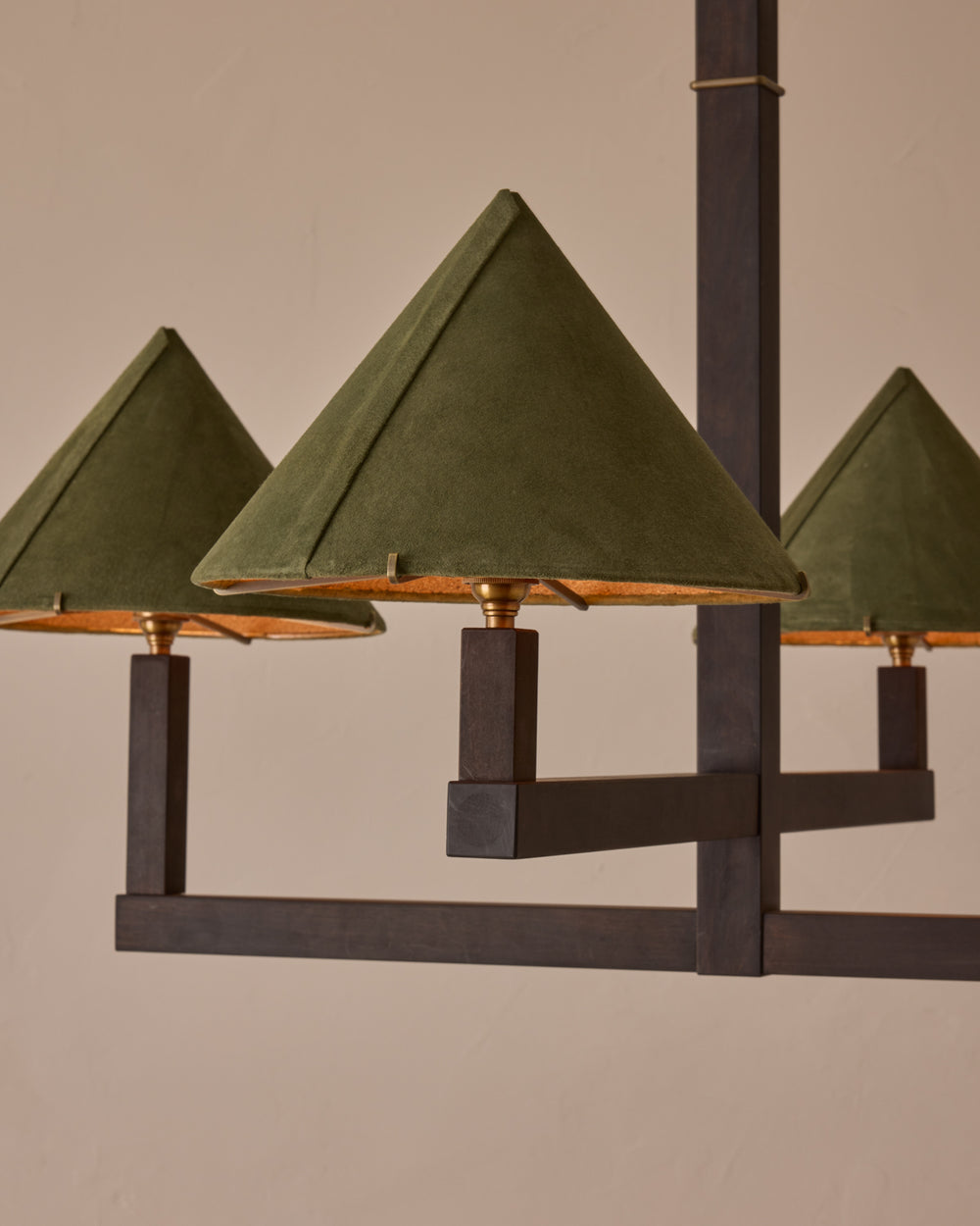 #wood-finish_dark wash maple #shade-finish_loden suede