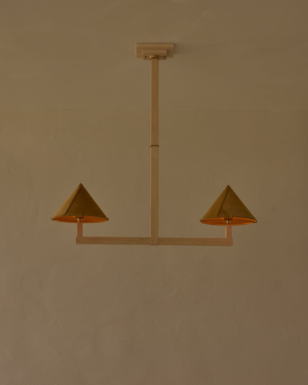 #wood-finish_clear maple #shade-finish_camel suede