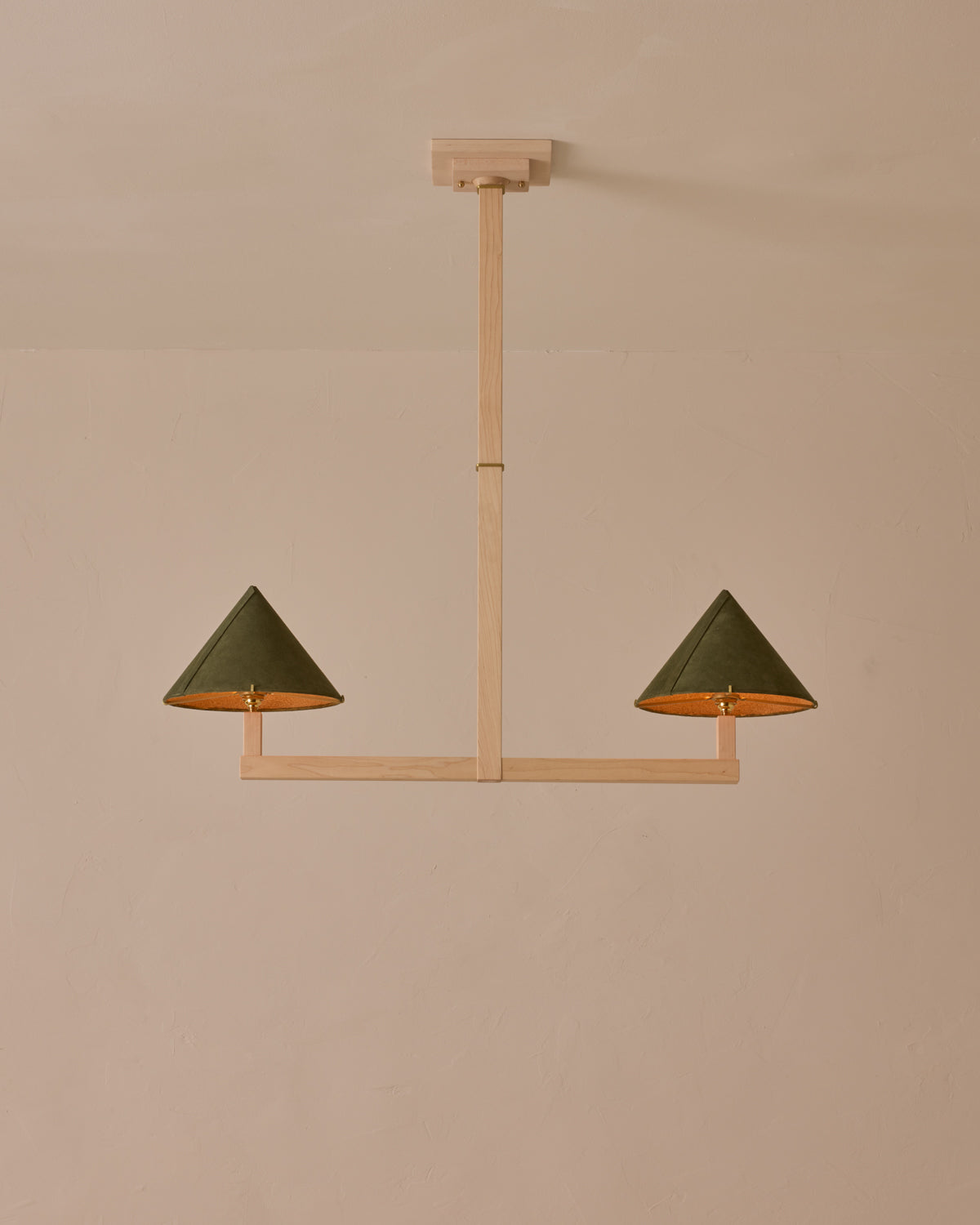 #wood-finish_clear maple #shade-finish_loden suede