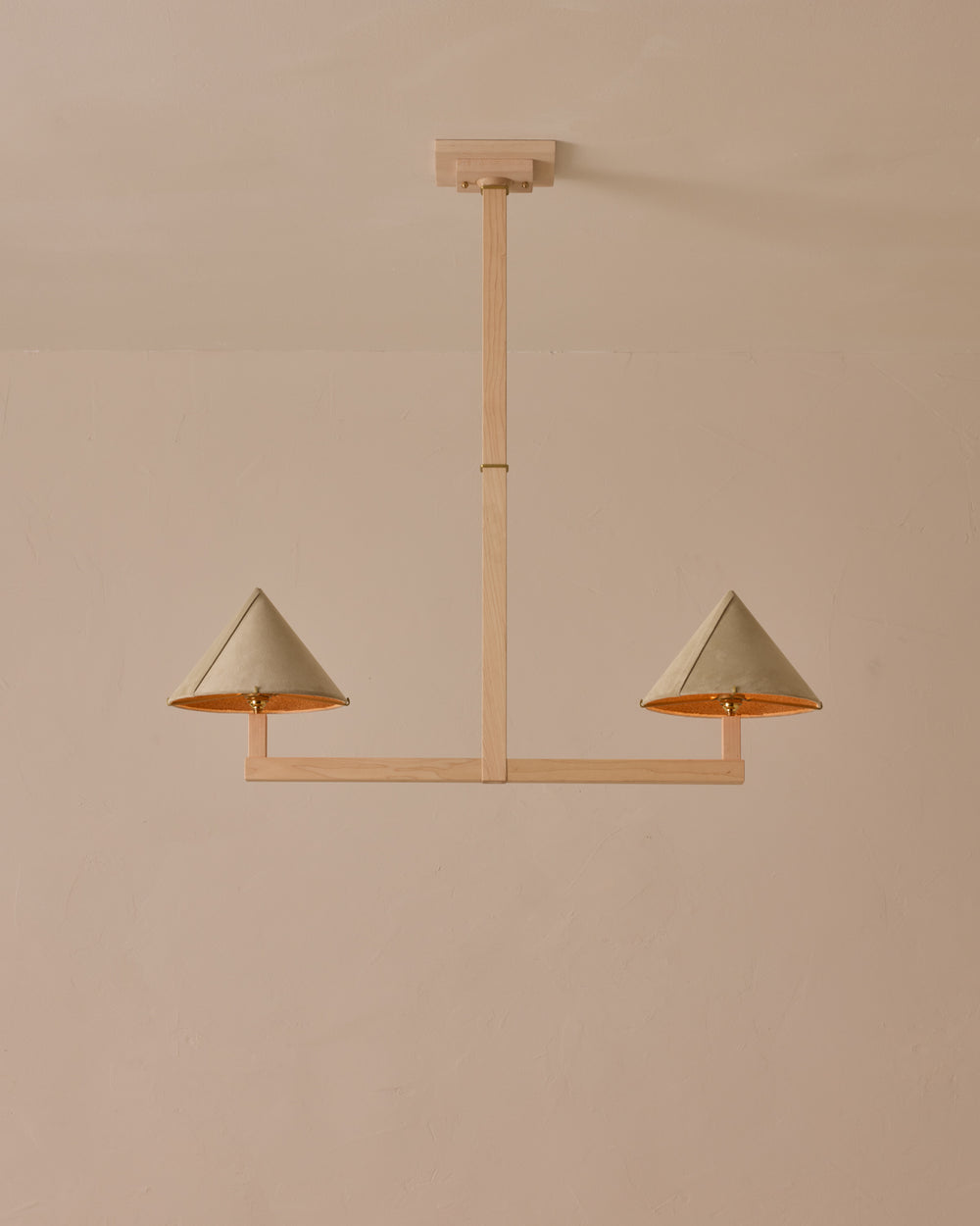 #wood-finish_clear maple #shade-finish_stone suede