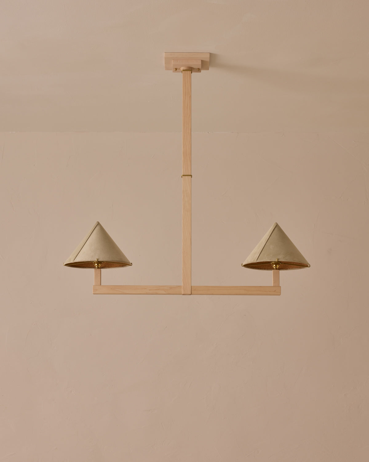#wood-finish_clear maple #shade-finish_stone suede
