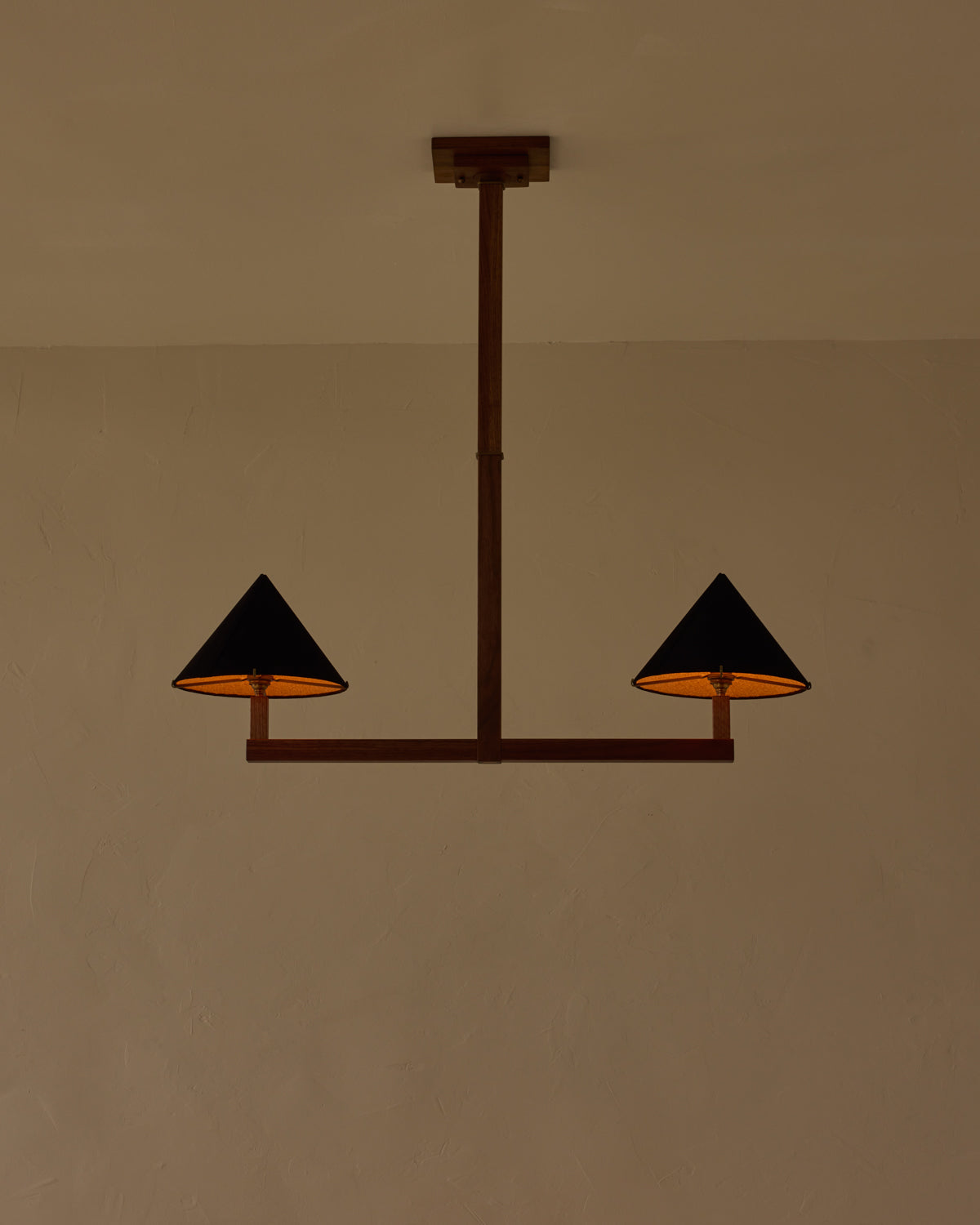 #wood-finish_black walnut #shade-finish_anthracite suede