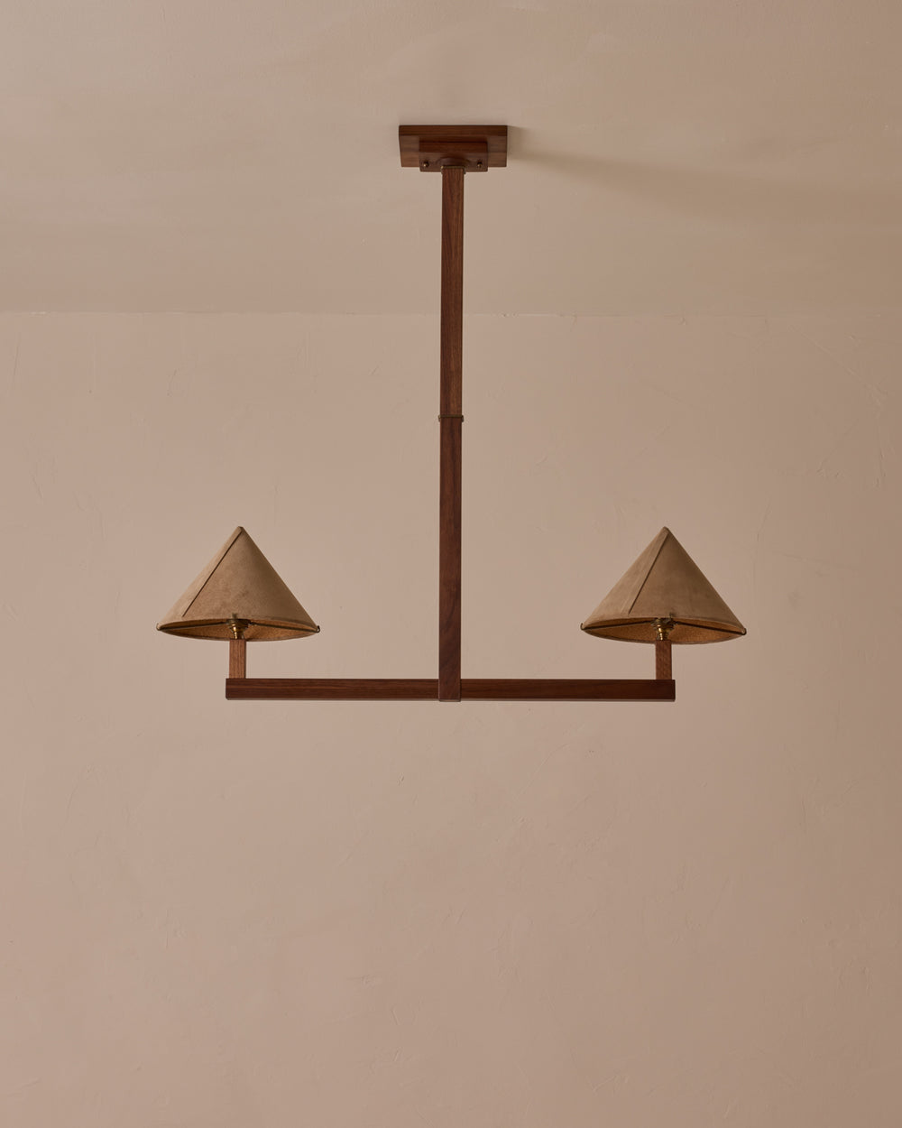 #wood-finish_black walnut #shade-finish_beige suede