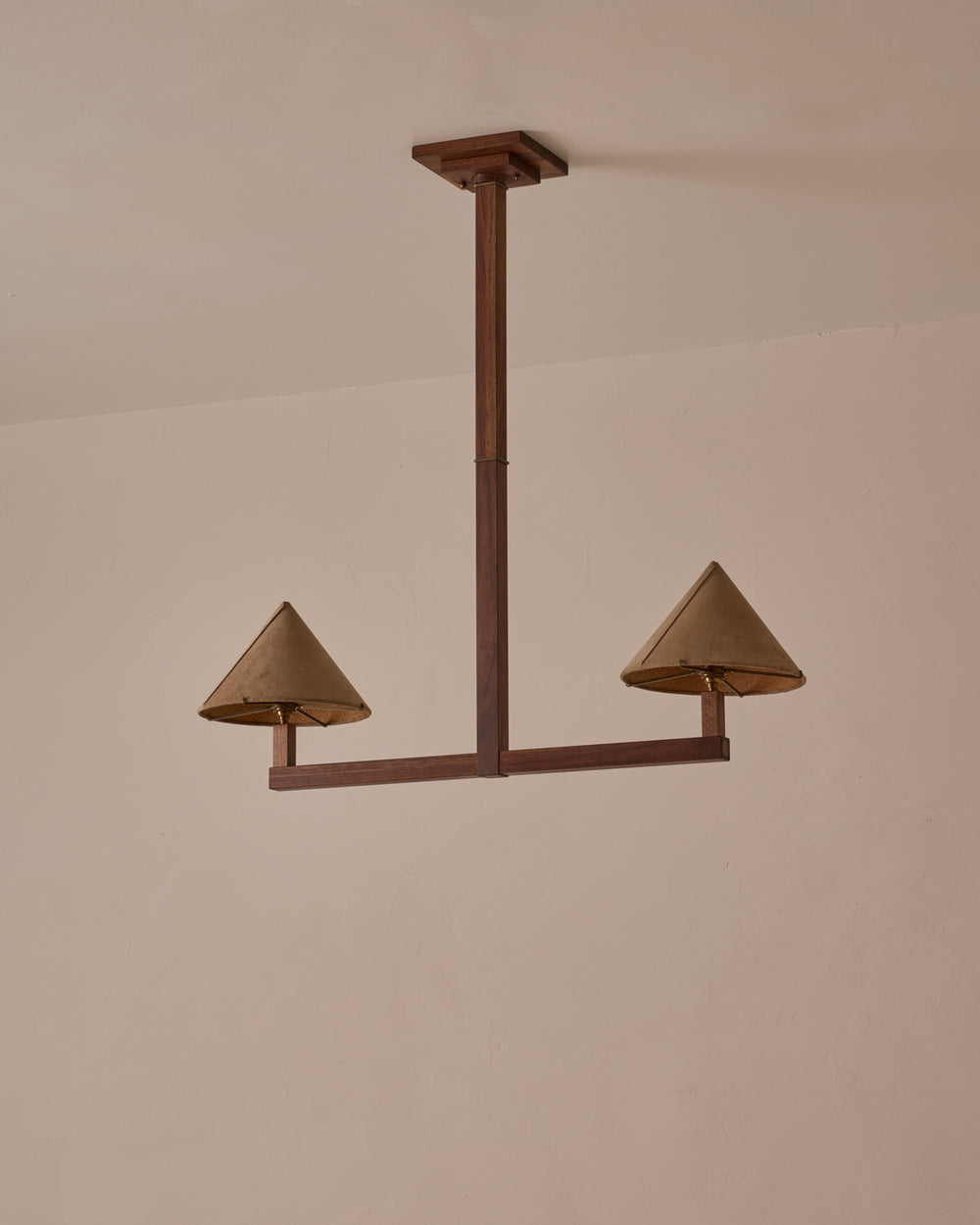 #wood-finish_black walnut #shade-finish_beige suede