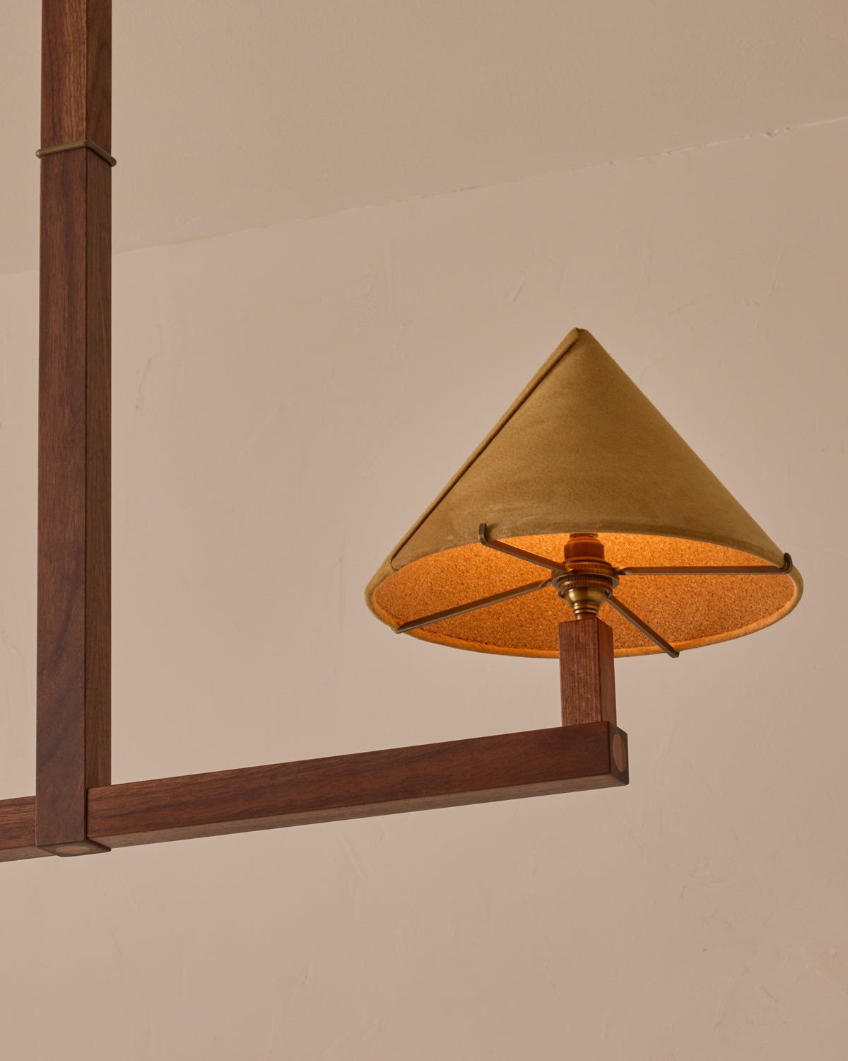 #wood-finish_black walnut #shade-finish_camel suede