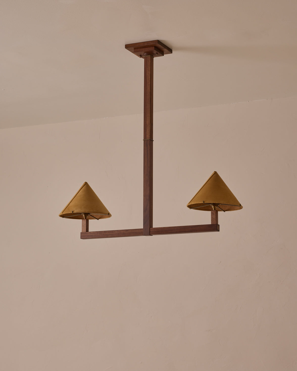 #wood-finish_black walnut #shade-finish_camel suede