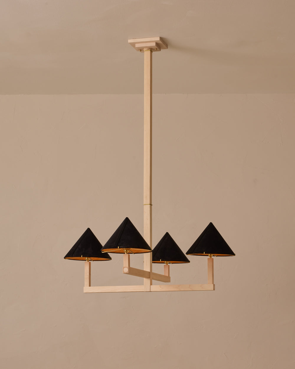 #wood-finish_clear maple #shade-finish_anthracite suede