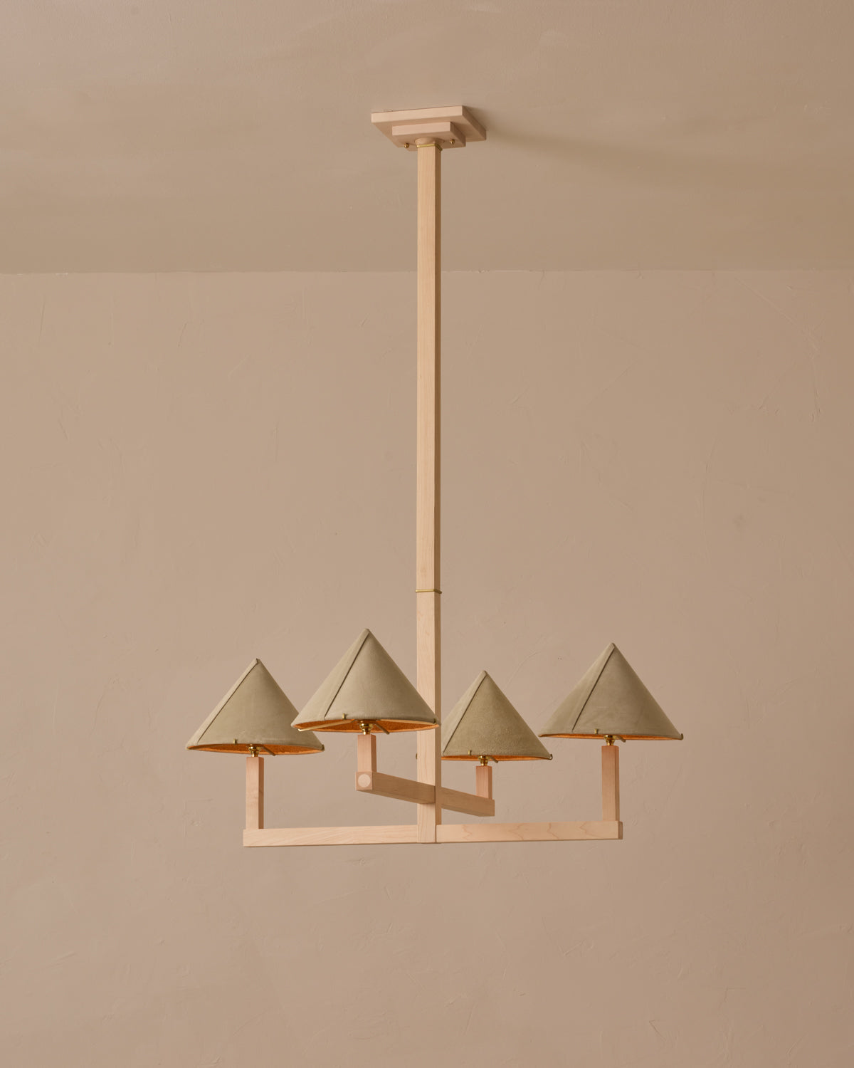 #wood-finish_clear maple #shade-finish_stone suede
