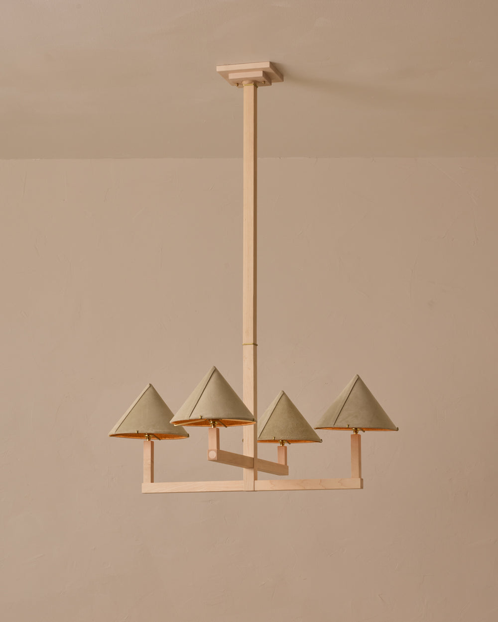 #wood-finish_clear maple #shade-finish_stone suede