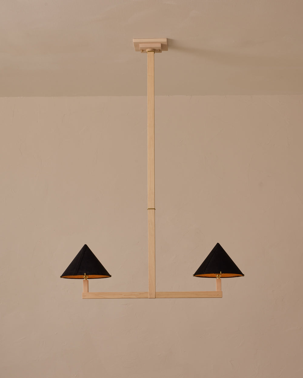 #wood-finish_clear maple #shade-finish_anthracite suede