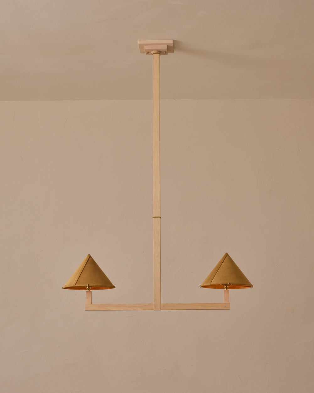 #wood-finish_clear maple #shade-finish_camel suede