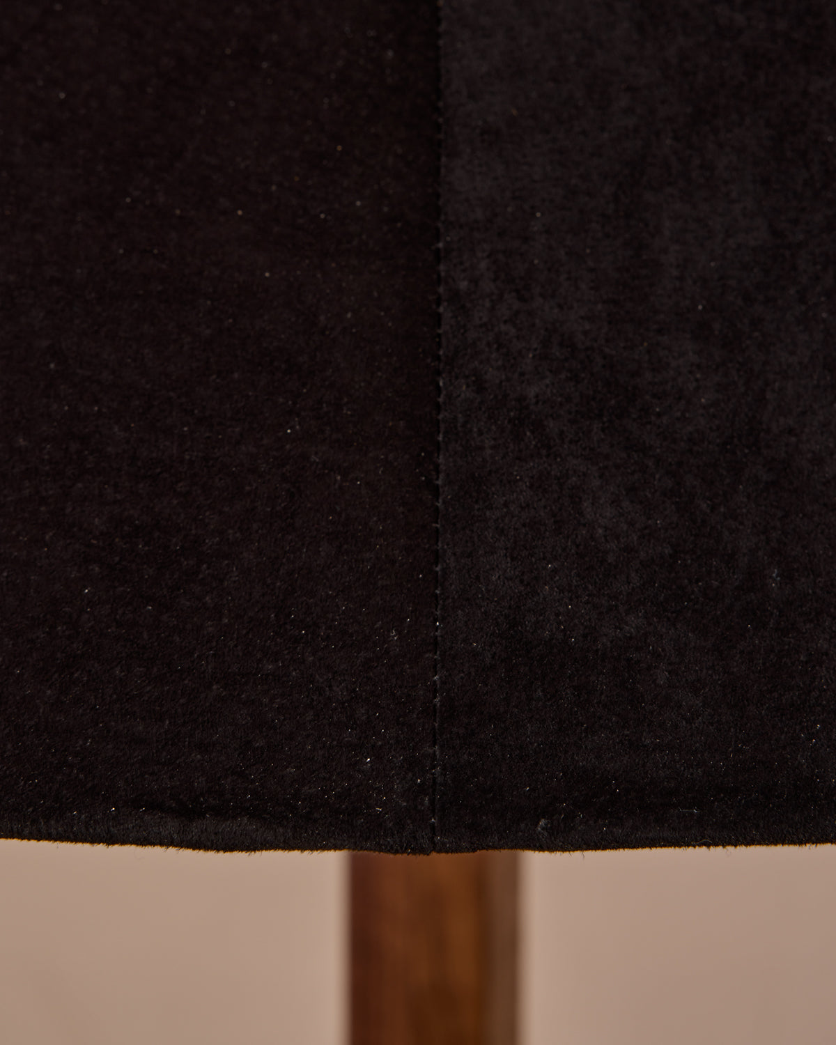 #shade-finish_anthracite suede
#wood-finish_black walnut