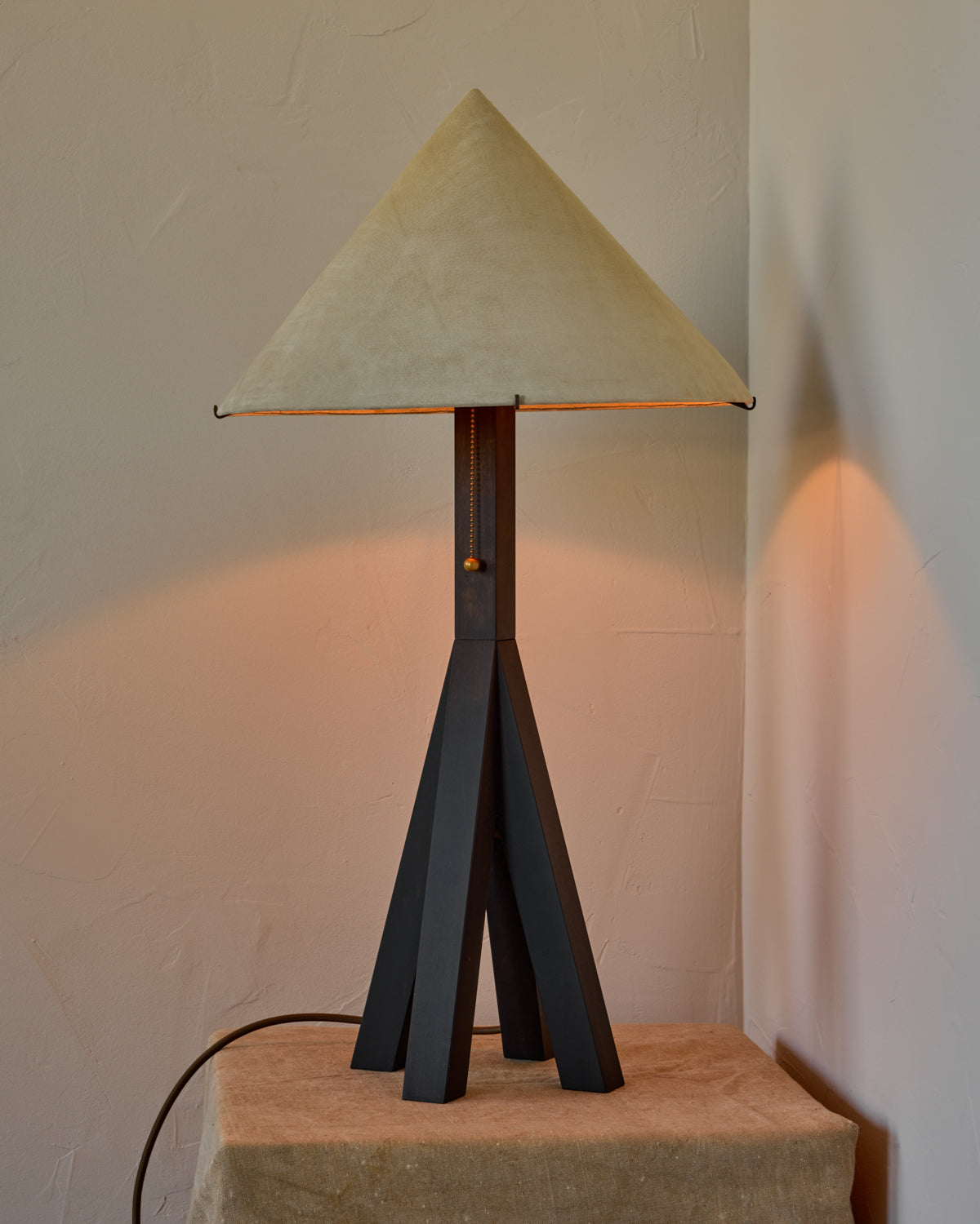 #shade-finish_stone suede
#wood-finish_dark wash maple