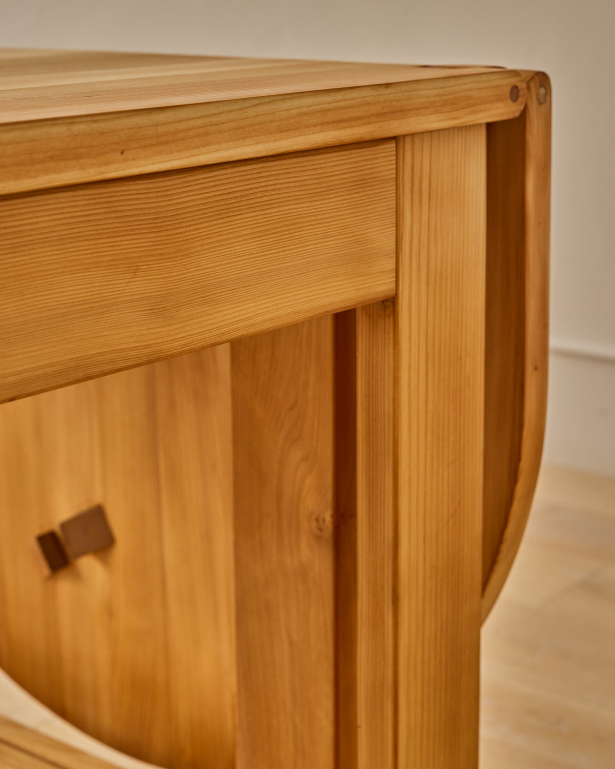 1980s French Pinewood Dining Table