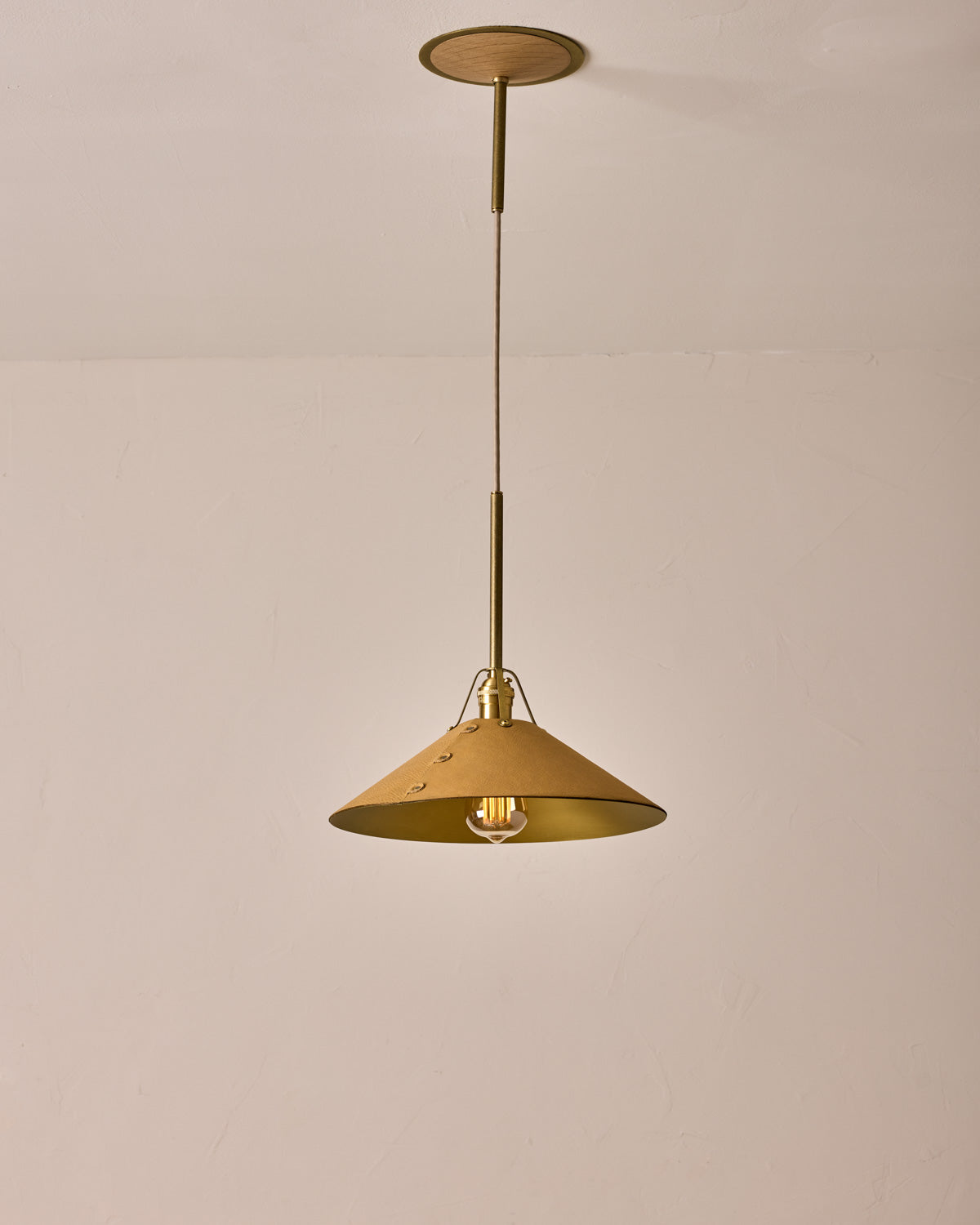 #leather-shade_natural #size_large
