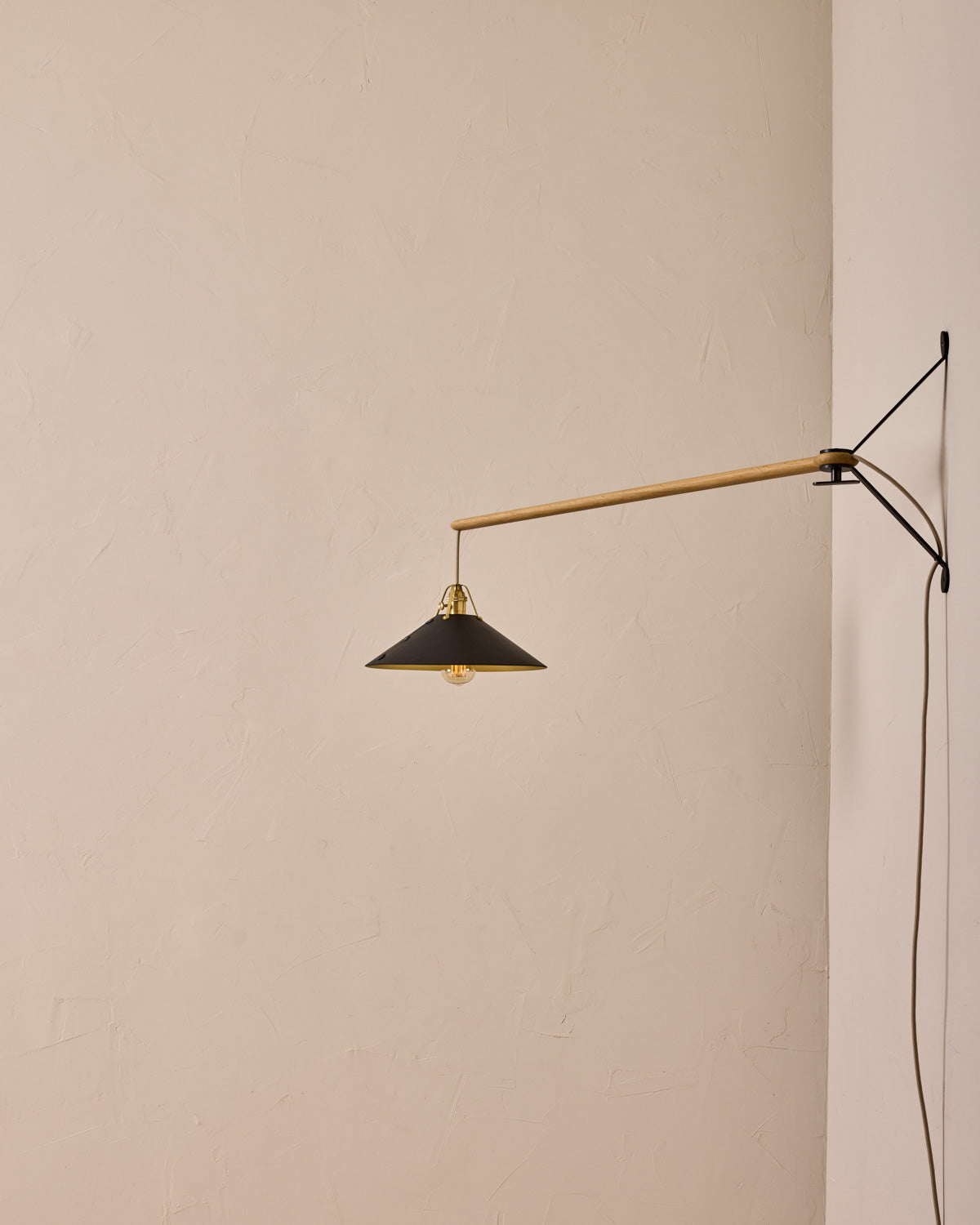 #leather-shade_black  #size_large #wiring_plug-in