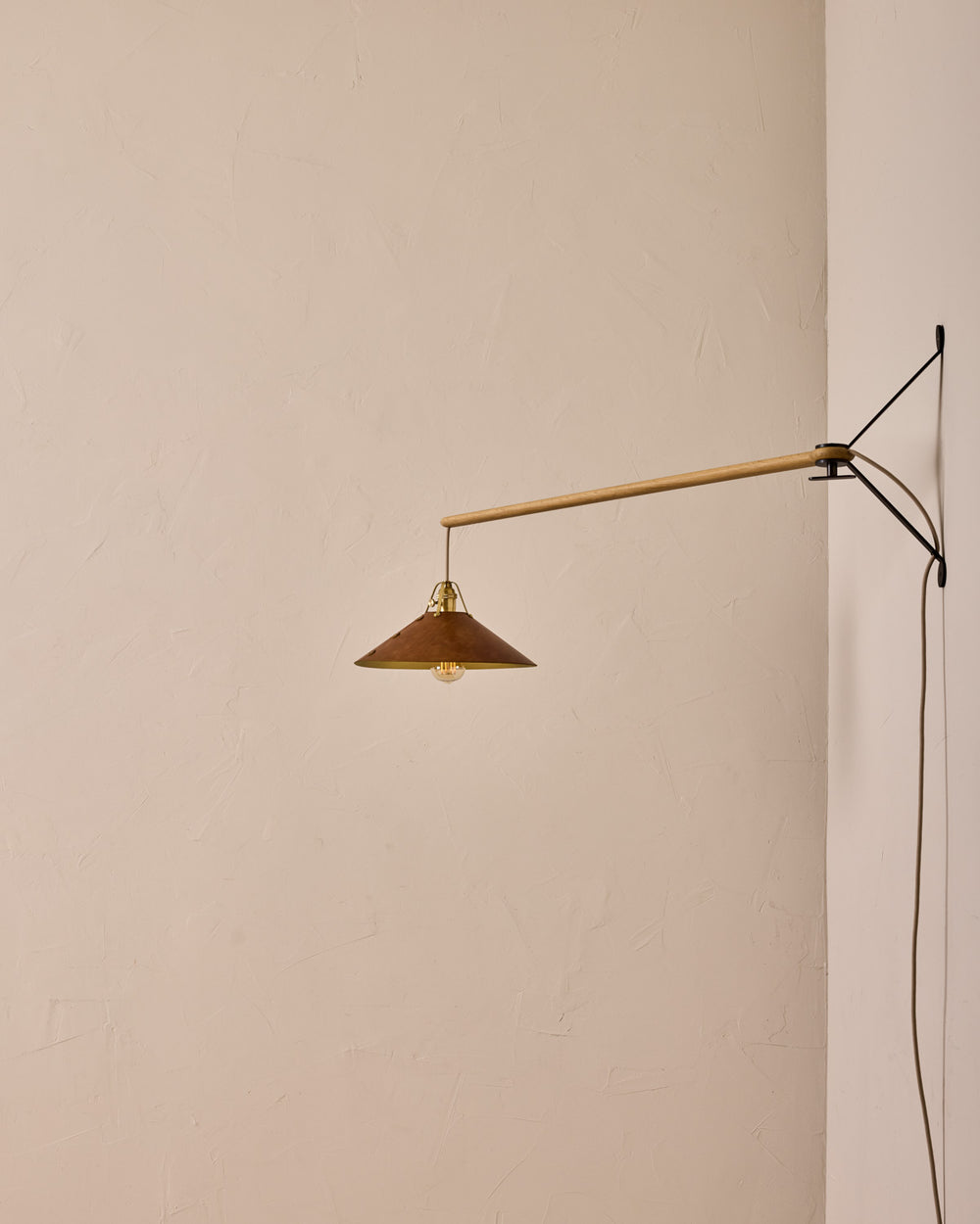 #leather-shade_cognac #size_large #wiring_plug-in