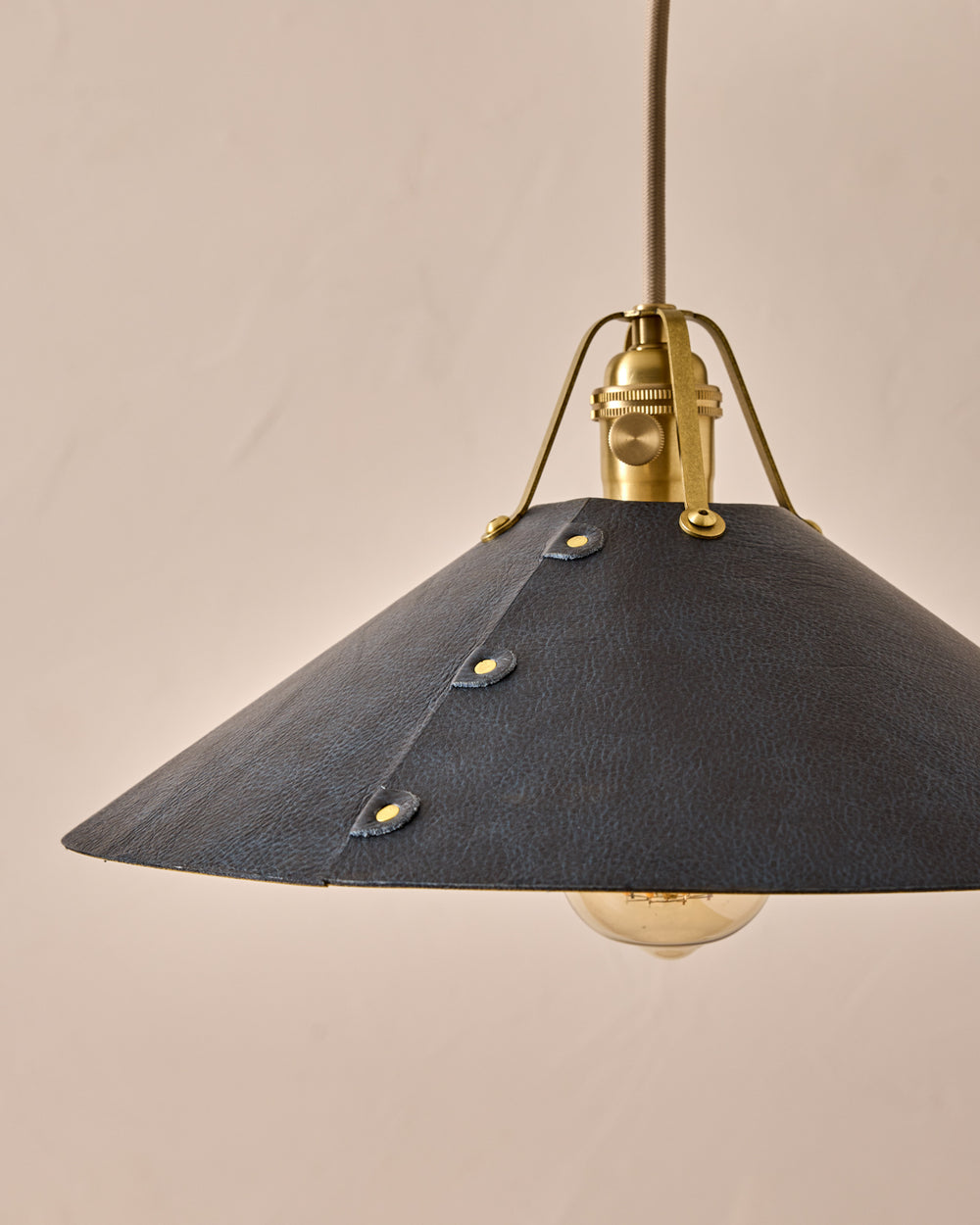 #leather-shade_navy #size_large