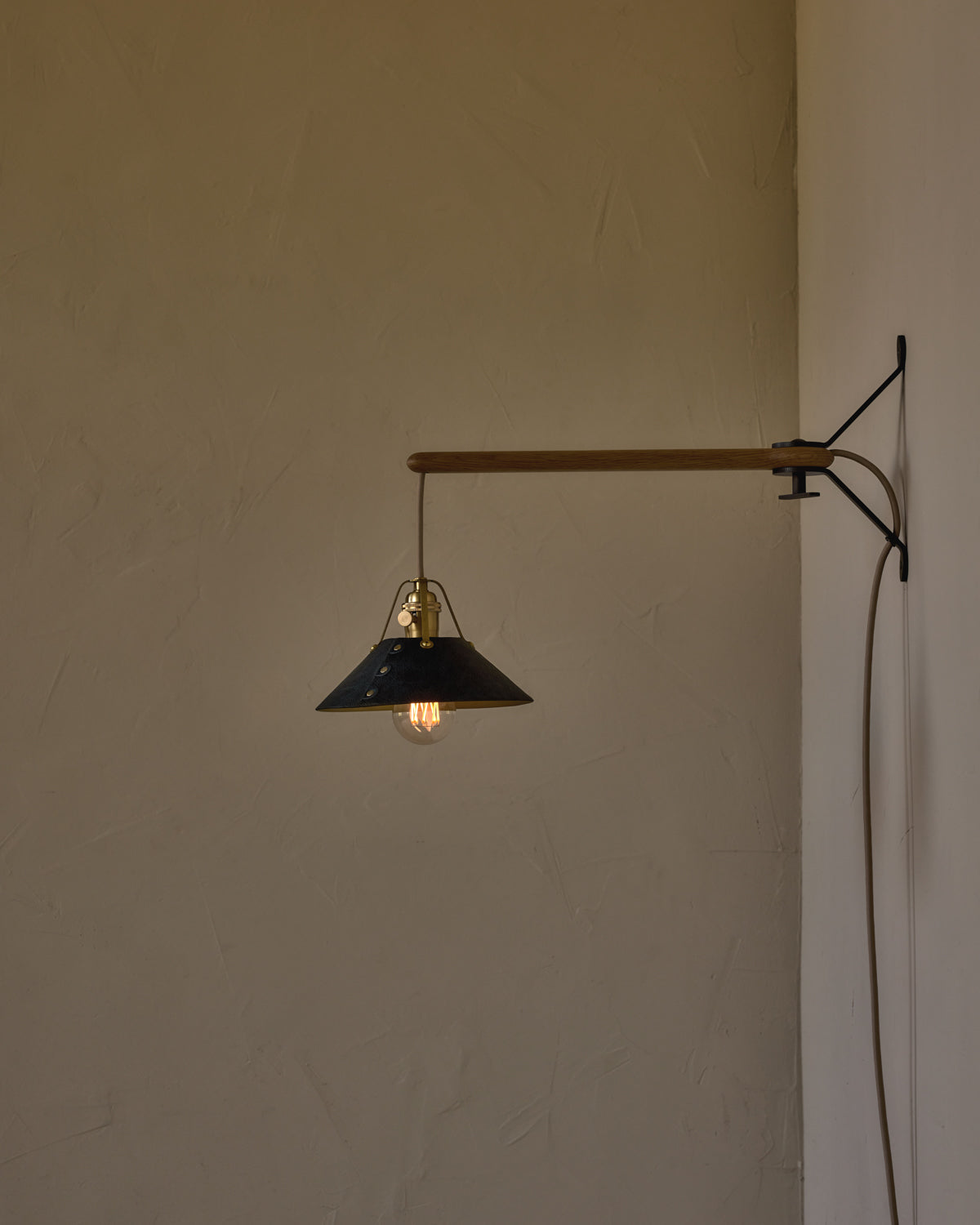 #leather-shade_navy #size_small #wiring_plug-in
