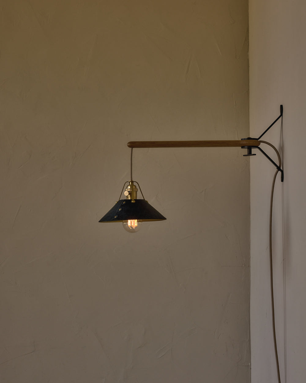 #leather-shade_navy #size_small #wiring_plug-in