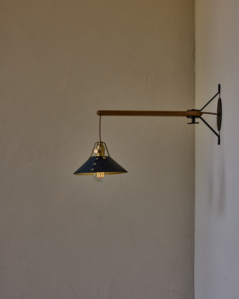 #leather-shade_navy #size_small #wiring_hardwired